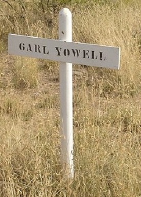 grave marker of Garl Yowell